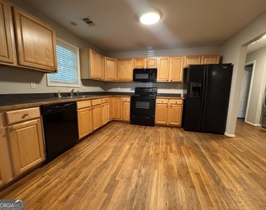 1142 Windsor Street Sw - Photo Thumbnail 1