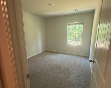 4144 Kestrel Court - Photo Thumbnail 7