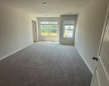 4144 Kestrel Court - Photo Thumbnail 4