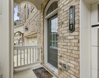 1368 Live Oak Lane - Photo Thumbnail 1