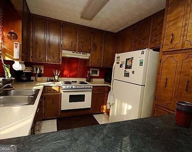 245 Rocky Drive - Photo Thumbnail 3