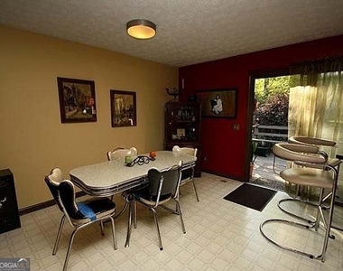 245 Rocky Drive - Photo Thumbnail 2