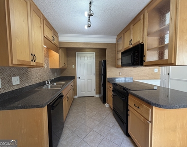 109 Tamara Court - Photo Thumbnail 6