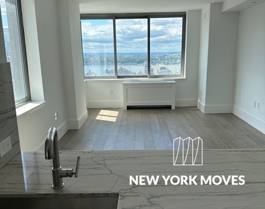 West 47th Street - Photo Thumbnail 2