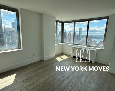 West 47th Street - Photo Thumbnail 1