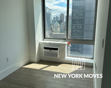 West 47th Street - Photo Thumbnail 8