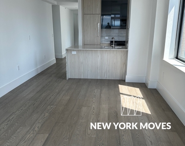 West 47th Street - Photo Thumbnail 4