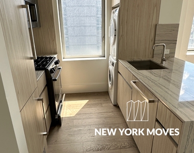 West 47th Street - Photo Thumbnail 5