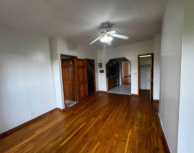 Bainbridge Street and Lewis Avenue - Photo Thumbnail 5