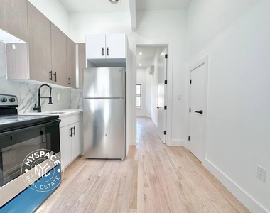 1518 Jefferson Avenue - Photo Thumbnail 2