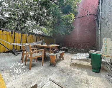 1052 Dean Street - Photo Thumbnail 6