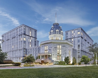 888 Main Street - Photo Thumbnail 6