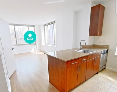 888 Main Street - Photo Thumbnail 3