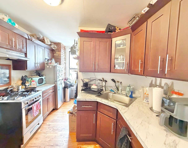 244 Roebling Street - Photo Thumbnail 3