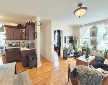 244 Roebling Street - Photo Thumbnail 2