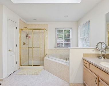 8 Pring Ct - Photo Thumbnail 20