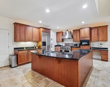8 Pring Ct - Photo Thumbnail 4