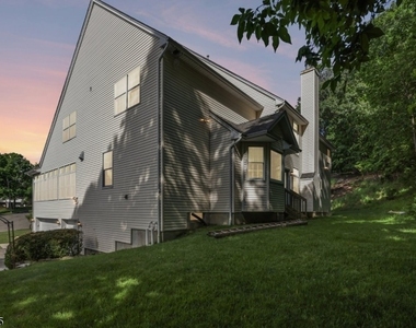 8 Pring Ct - Photo Thumbnail 1