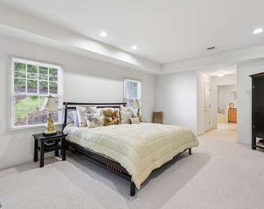 8 Pring Ct - Photo Thumbnail 18