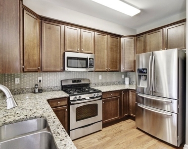 506 Waterview Ct - Photo Thumbnail 2