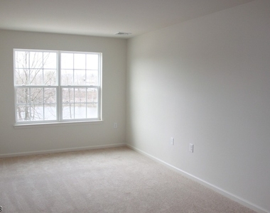 506 Waterview Ct - Photo Thumbnail 4