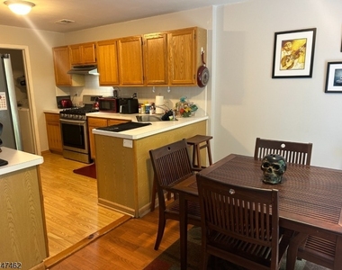 45 Meadow Pond Rd - Photo Thumbnail 2