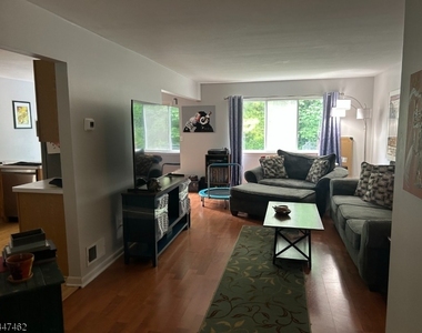 45 Meadow Pond Rd - Photo Thumbnail 1
