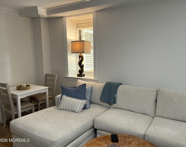 700 Ocean Avenue N - Photo Thumbnail 4