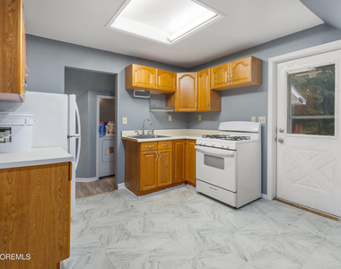 96 Wilson Avenue - Photo Thumbnail 6