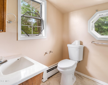 96 Wilson Avenue - Photo Thumbnail 12