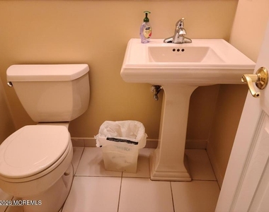 215 Clubhouse Drive - Photo Thumbnail 10