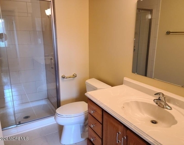215 Clubhouse Drive - Photo Thumbnail 11