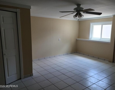 215 Clubhouse Drive - Photo Thumbnail 17