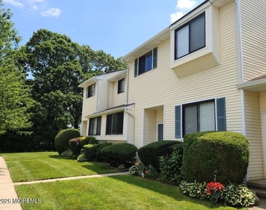 215 Clubhouse Drive - Photo Thumbnail 1