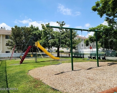 215 Clubhouse Drive - Photo Thumbnail 21