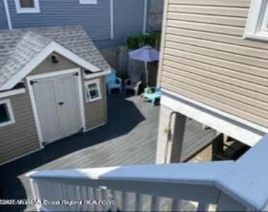32 Beach Street - Photo Thumbnail 13