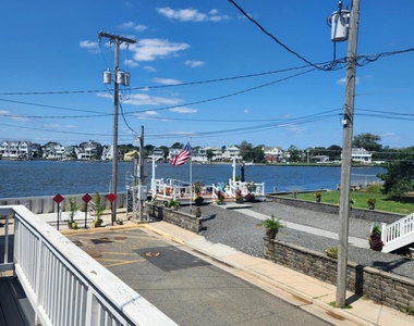 32 Beach Street - Photo Thumbnail 1