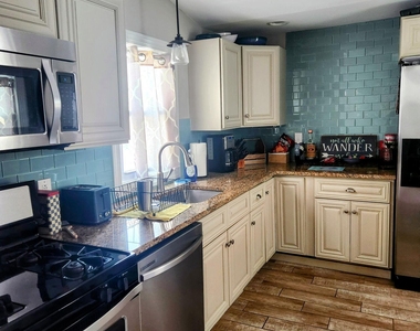 32 Beach Street - Photo Thumbnail 7