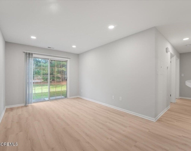 785 Banyan Court - Photo Thumbnail 1