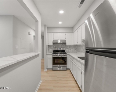 785 Banyan Court - Photo Thumbnail 5