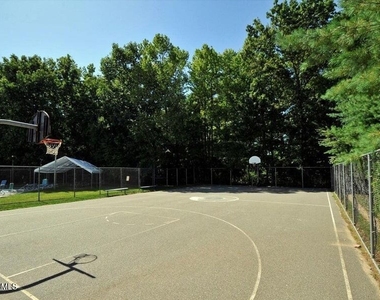 785 Banyan Court - Photo Thumbnail 13
