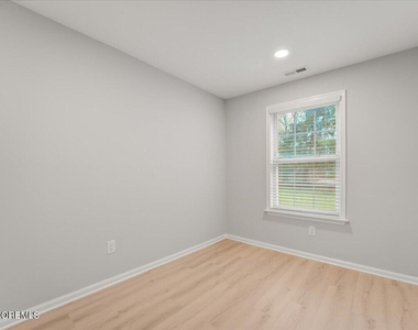 785 Banyan Court - Photo Thumbnail 8