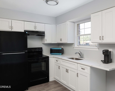 108 Greenwood Loop Road - Photo Thumbnail 5