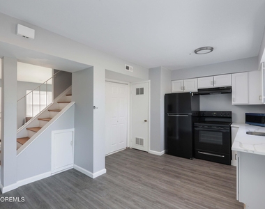 108 Greenwood Loop Road - Photo Thumbnail 9
