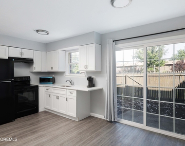 108 Greenwood Loop Road - Photo Thumbnail 6