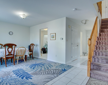 187 Kentucky Way - Photo Thumbnail 7