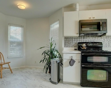187 Kentucky Way - Photo Thumbnail 4