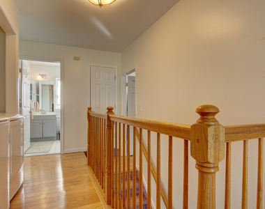 187 Kentucky Way - Photo Thumbnail 9