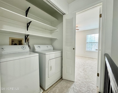 207 Lindsey Court - Photo Thumbnail 8