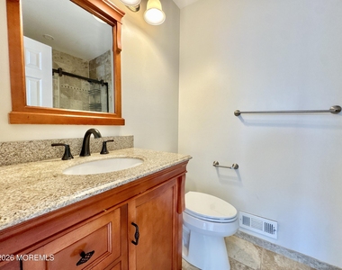 207 Lindsey Court - Photo Thumbnail 10